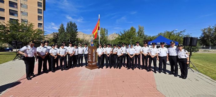 Calatayud inaugura la plaza dedicada a la Policía Nacional por su bicentenario