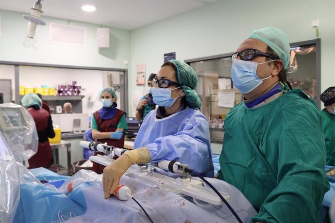 Intervención cardiológica en el Hospital Reina Sofía.