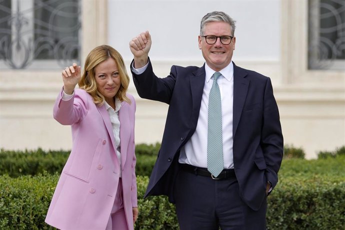 La primera ministra de Italia, Giorgia Meloni, recibe en Roma a su homólogo británico, Keir Starmer