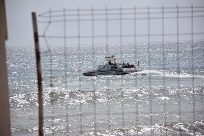 Una patrulla marítima en la frontera del Tarajal, a 15 de septiembre de 2024, en Ceuta (España). Los Cuerpos y Fuerzas de Seguridad del Estado en Ceuta están cerrando de forma intermitente la frontera que separa la ciudad autónoma de Marruecos ante el int