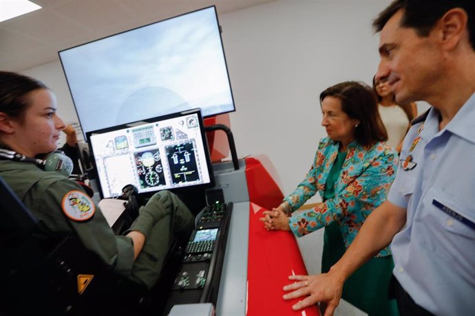 Foto de archivo de la visita de la ministra de Defensa, Margarita Robles, a la Academia General del Aire, en la Base Aérea de San Javier, la semana pasada