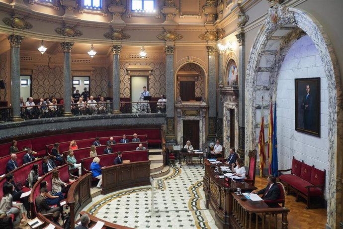 Asociaciones cívicas, entidades sociales, vecinales y ciudadanas  plantean sus propuestas en el debate sobre el estado de la ciudad de Valencia