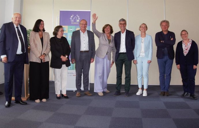 La rectora de la UHU, María Antonia Peña (segunda por la izquierda, en el encuentro en Lyon con las universidades del Consorcio Pionner.