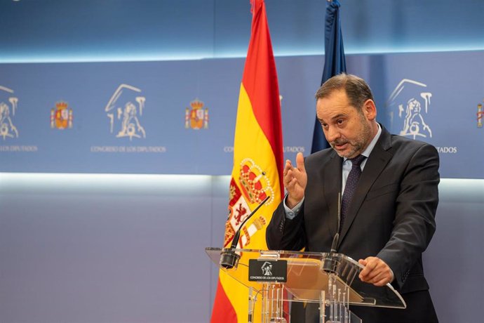 Archivo - El diputado del Grupo Mixto José Luis Ábalos, durante una rueda de prensa, en el Congreso de los Diputados, a 24 de julio de 2024, en Madrid (España). El exministro y exdirigente socialista José Luis Ábalos va a presentar una denuncia ante la Fi