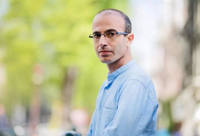 Yuval Noah Harari regresa diez años después de la publicación de 'Sapiens' con una investigación de las redes de la información desde la Edad de Piedra hasta la IA.