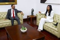 El ministro de Exteriores de Venezuela se reúne con su embajadora en España tras la crisis diplomática