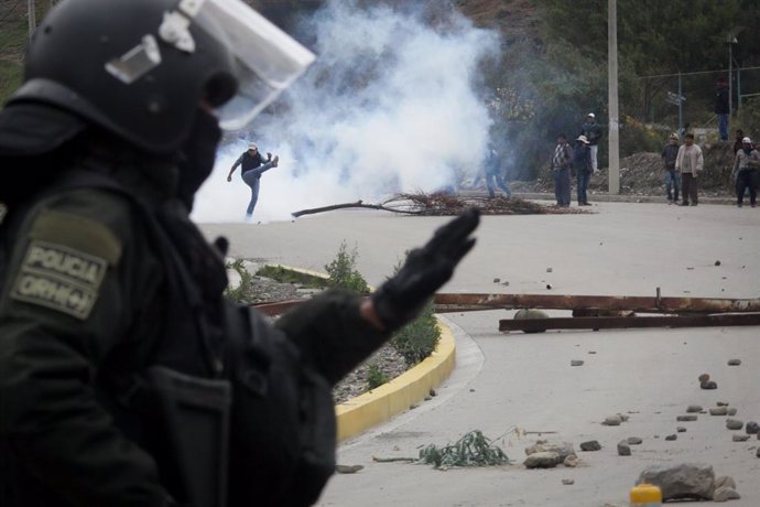 Archivo - InternacionalCategorias.-Bolivia.- Detienen a cuatro personas durante los bloqueos campesinos en Bolivia