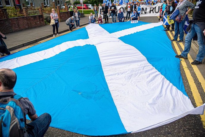 Archivo - September 7, 2019, Perth, Perth And Kinross, United Kingdom: A huge flag laid on the ground during the event..Thousands of Scottish independence supporters marched through Perth as part of the â€�all under one banner' protest, as the coalition a