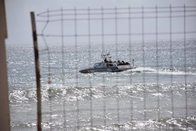 Una patrulla marítima en la frontera del Tarajal  en Ceuta (España). 