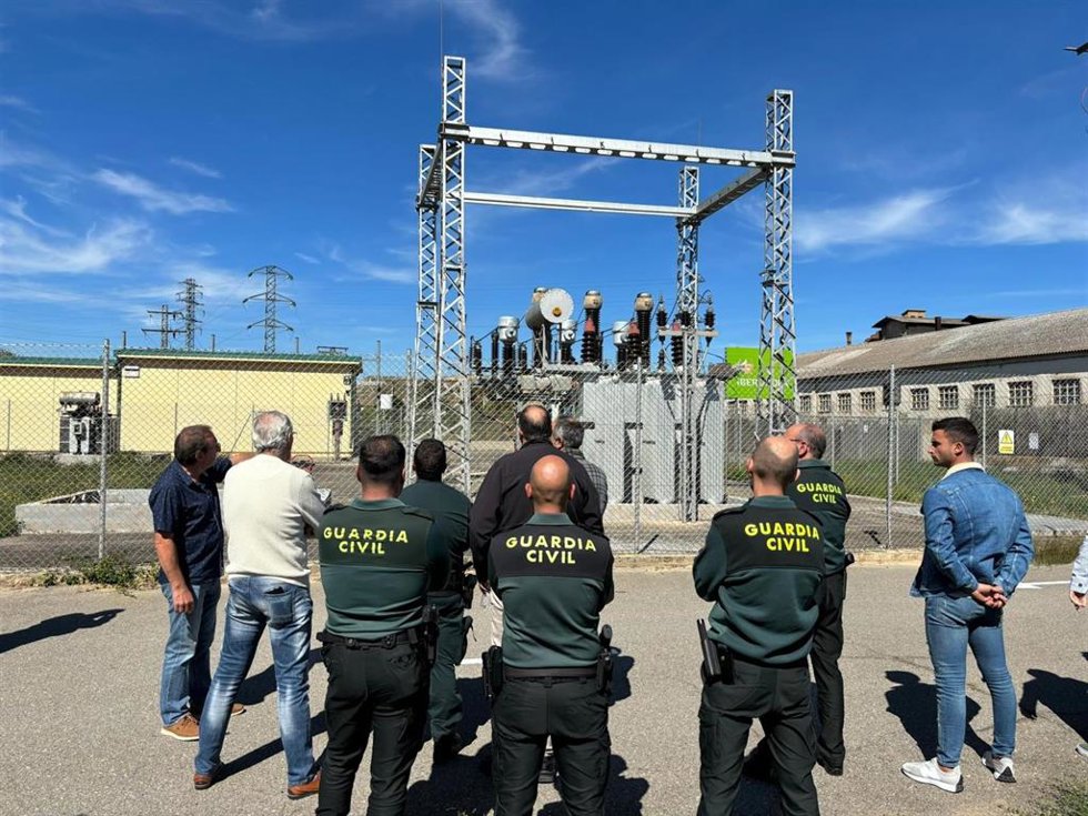 Iberdrola forma a la Guardia Civil de La Rioja para actuar en situaciones de riesgo en instalaciones eléctricas