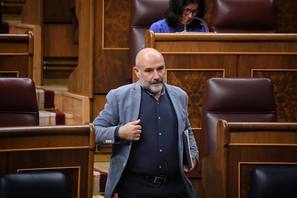 El diputado del BNG Néstor Rego durante una sesión plenaria, en el Congreso de los Diputados, a 10 de septiembre de 2024, en Madrid (España)