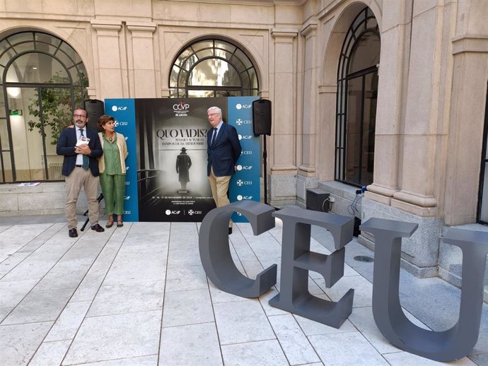 María Sangil y José Masip en la presentación del XXVI Congreso Católicos y Vida Pública.