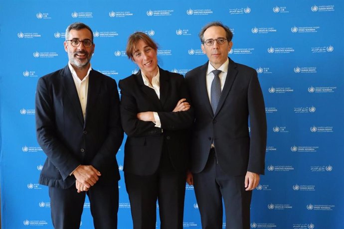 Nerea Sologaistua, Óscar Martínez y Ramón Quintano, representantes de Aeafa.