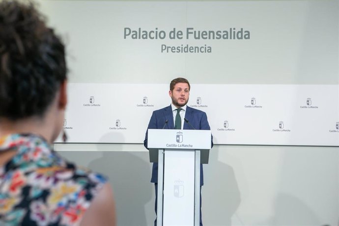 El consejero de Fomento, Nacho Hernando, en rueda de prensa.