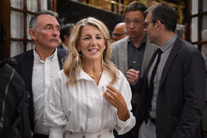 La vicepresidenta segunda del Gobierno y ministra de Trabajo, Yolanda Díaz, a su salida de una sesión plenaria, en el Congreso de los Diputados, a 10 de septiembre de 2024, en Madrid (España). 