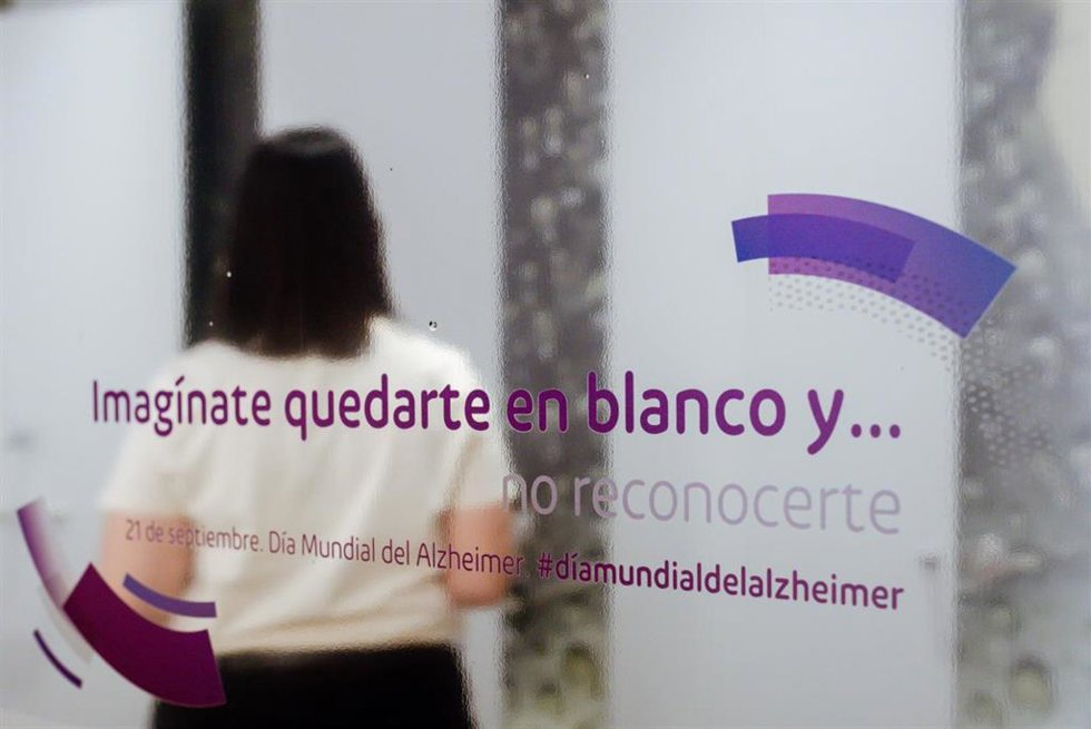 La campaña Imagínate quedarte en blanco y vuelve un año más a intu Xanadú para visibilizar y dar voz a los enfermos de Alzheimer