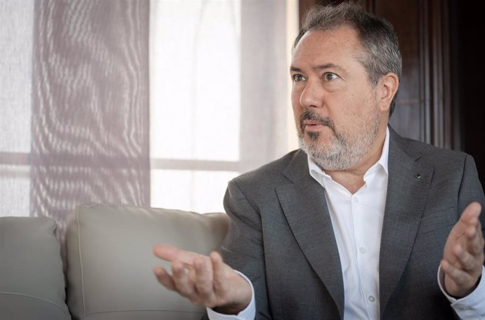 El secretario general del PSOE-A, Juan Espadas, durante la entrevista concedida a Europa Press. A 13 de septiembre de 2024, en Sevilla (Andalucía, España). (Foto de archivo).