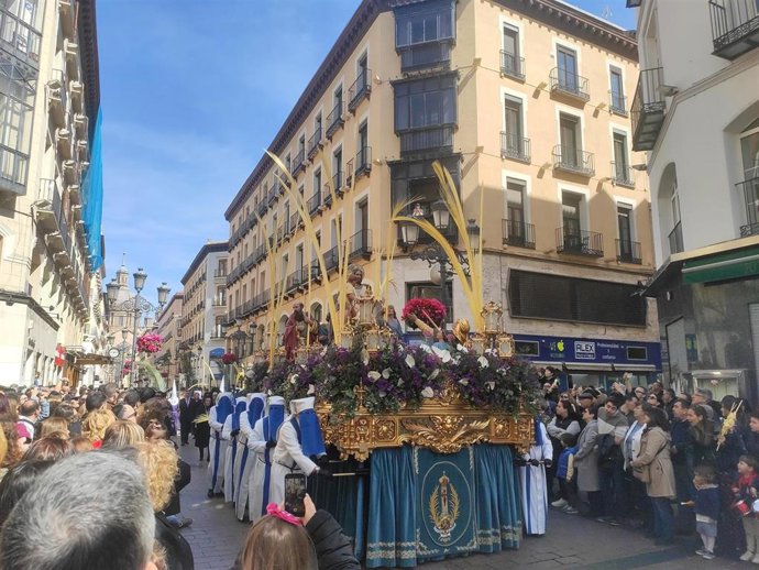 Archivo - Procesión de Domingo de Ramos en Zaragoza.