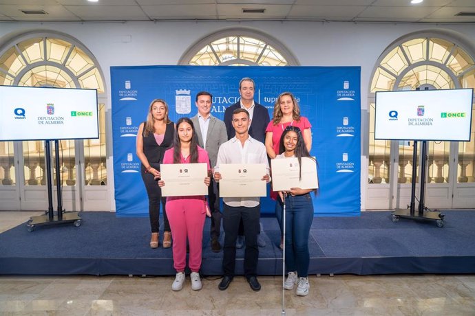 Los premiados: Antonia Gómez, Félix Denk y Jihane Lajaad el Ghazouani.