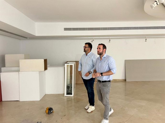 Tras la puesta a punto de la biblioteca de la Casa de la Cultura, las actuaciones se realizan en la sala de exposiciones número uno y continuarán por la cubierta.