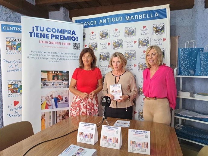 Presentación de la campaña de la Junta  'Tu compra en los Centros Comerciales Abiertos tiene premio' en Marbella.