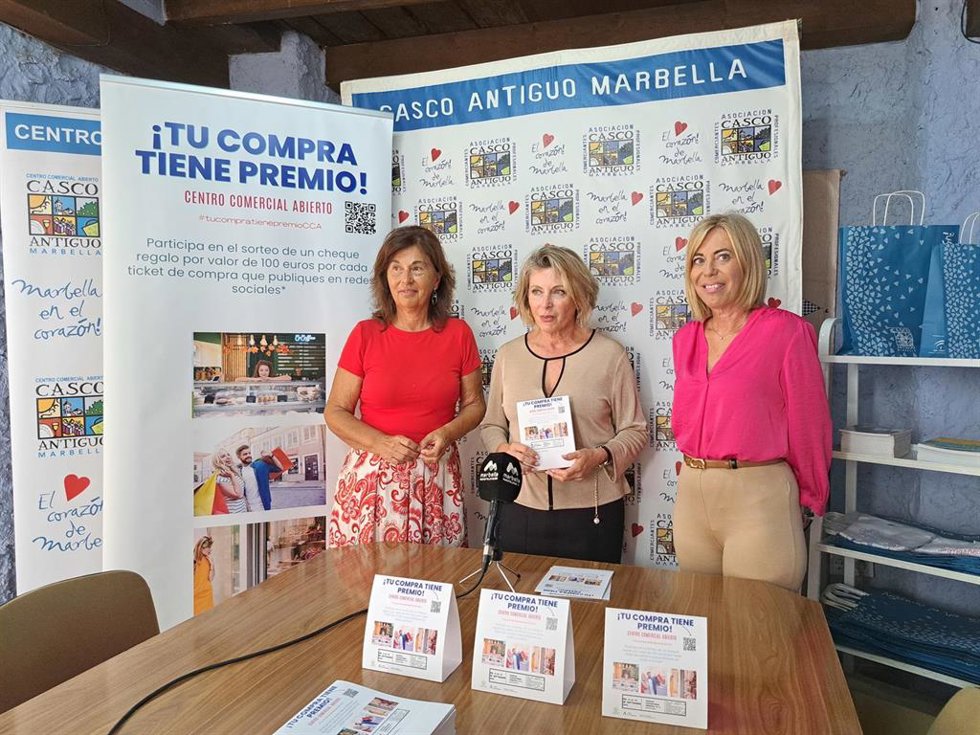 Presentación de la campaña de la Junta 'Tu compra en los Centros Comerciales Abiertos tiene premio' en Marbella.
