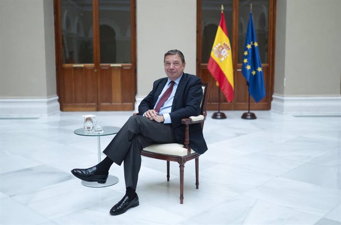 El ministro de Agricultura, Pesca y Alimentación, Luis Planas, durante una entrevista con Europa Press, en el Ministerio de Agricultura, a 6 de septiembre de 2024, en Madrid (España). Planas es un inspector de trabajo y político español que actualmente es