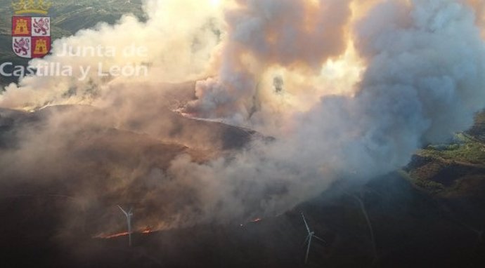 Incendio en Brañuelas, en la comarca leonesa de Astorga.