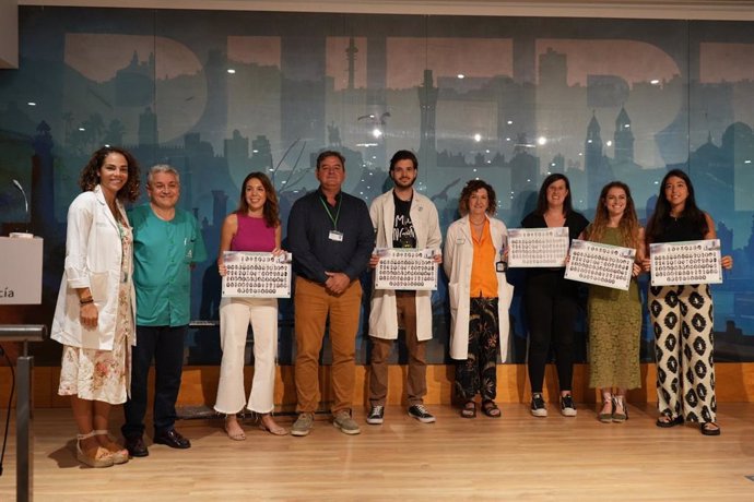 Acto de homenaje a 65 residentes tras concluir su periodo de formación en el Hospital Puerta del Mar.