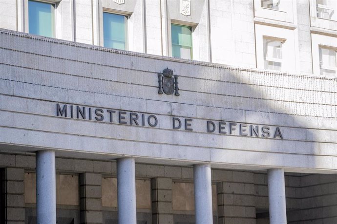 Archivo - Fachada del Ministerio de Defensa