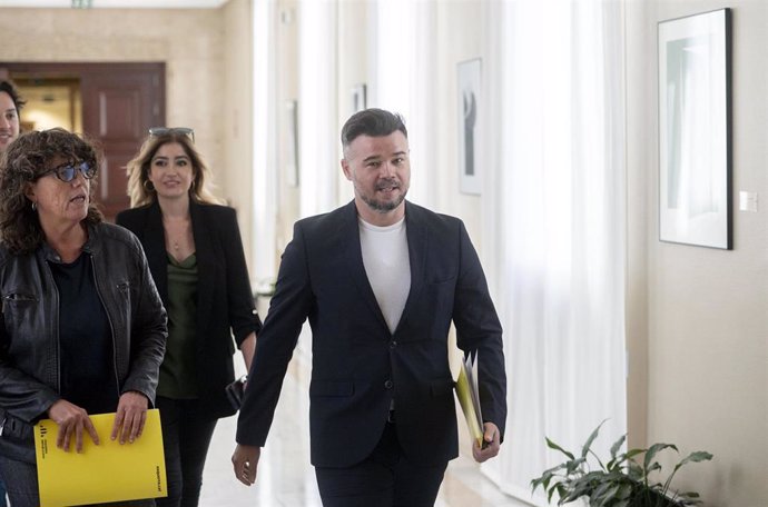 La diputada de ERC, Teresa Jordà y el portavoz de ERC en el Congreso, Gabriel Rufián.