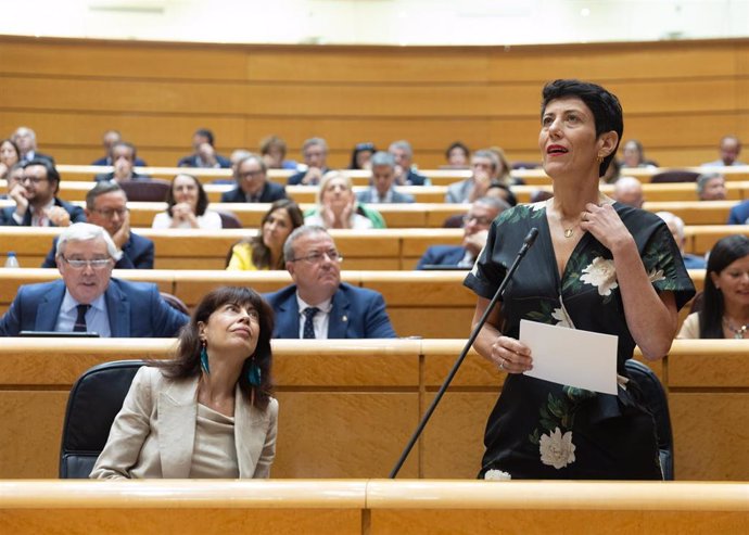 La ministra de Inclusión, Seguridad Social y Migraciones, Elma Saiz, durante una sesión plenaria en el Senado, a 10 de septiembre de 2024, en Madrid (España).