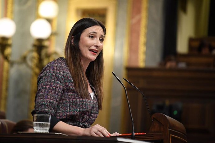 Archivo - La diputada del PSOE, María de las Nieves Ramírez, durante una sesión plenaria en el Congreso de los Diputados, a 23 de abril de 2024, en Madrid (España). 