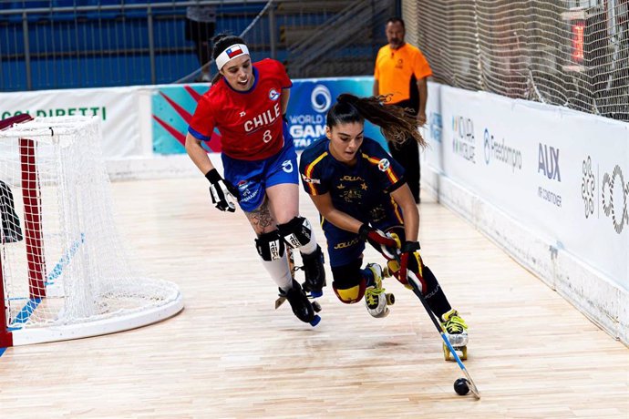 La selección española femenina de hockey patines ante Chile en el Mundial