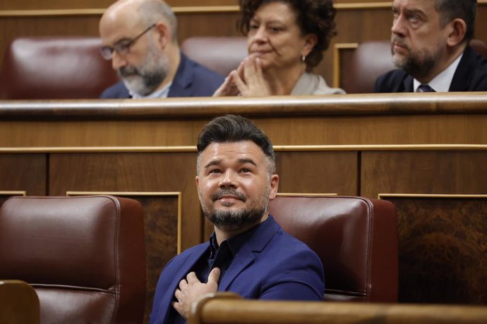 El portavoz de ERC en el Congreso, Gabriel Rufián, interviene durante una sesión de control al Gobierno, en el Congreso de los Diputados, a 18 de septiembre de 2024, en Madrid (España).