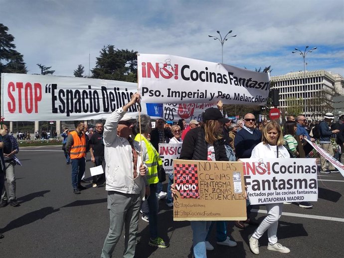 Archivo - Protesta licencia de la cocina fantasma del Paseo Imperial, 8