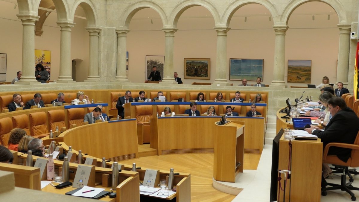 El Parlamento de La Rioja pide recuperar el topónimo  Sierra de Cantabria  en la  Sierra de Toloño 