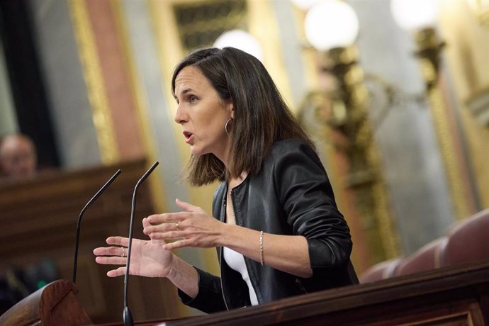 La secretaria general de Podemos, Ione Belarra, interviene durante una sesión plenaria en la Cámara Baja, a 17 de septiembre de 2024, en Madrid (España). 