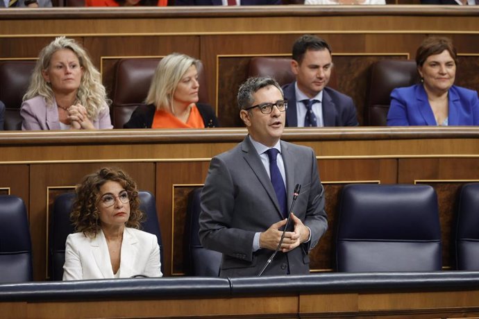 El ministro de Ia Presidencia, Relaciones con las Cortes y Justicia, Félix Bolaños, en el Pleno del Congreso 