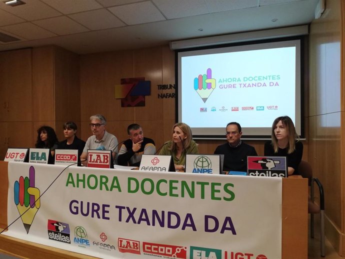 Rueda de prensa de los sindicatos de la enseñanza pública de Navarra.