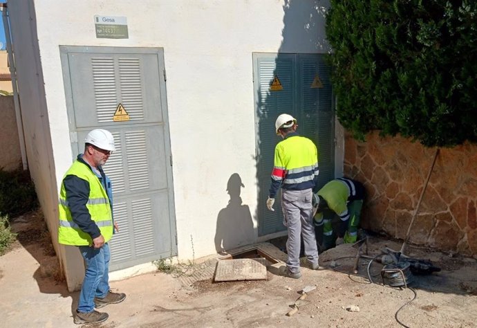 Endesa refuerza la red en Badia Blava (Llucmajor) y avanza en la electrificación de la demanda.