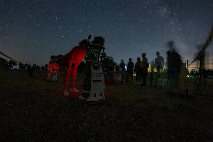 Los talleres de astronomía para jóvenes organizados por la Diputación de Segovia alcanzan el millar de participantes.D