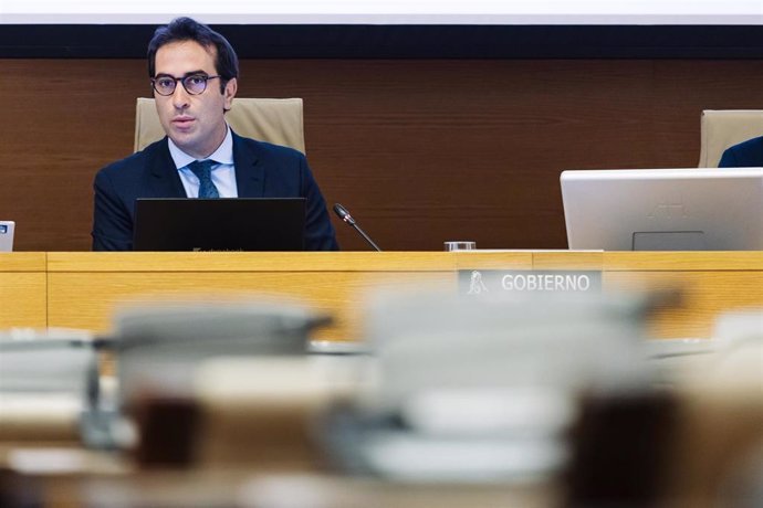 Archivo - El ministro de Economía, Comercio y Empresa, Carlos Cuerpo, comparece en la Comisión Mixta para la Unión Europea, en el Congreso de los Diputados, a 24 de junio de 2024, en Madrid (España).