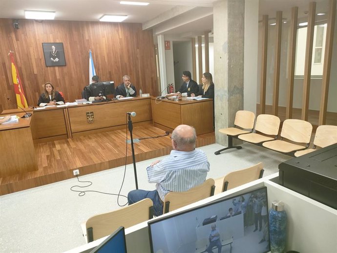 Luis G.A., de 86 años de edad, condenado por la Audiencia de Pontevedra por acuchillar a su vecino en Baiona a 5 años de cárcel, que no cumplirá por su edad y su alcoholismo.