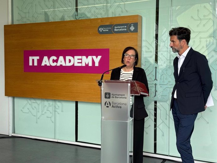 La concejal de Promoción Económica y Trabajo del Ayuntamiento de Barcelona y presidenta de Barcelona Activa, Raquel Gil, este martes durante la presentación en el IT Academy