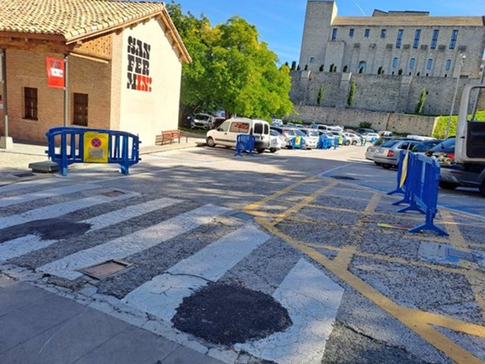 Cerrado al tráfico el aparcamiento de las Huertas de Santo Domingo con motivo de las fiestas de San Fermín de Aldapa