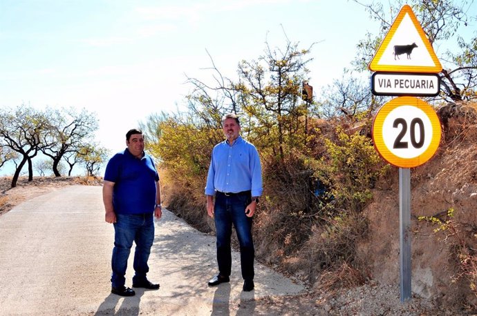 El delegado territorial de Sostenibilidad y Medio Ambiente, Manuel Francisco García, junto con el alcalde de Murtas, José Miguel Romera.