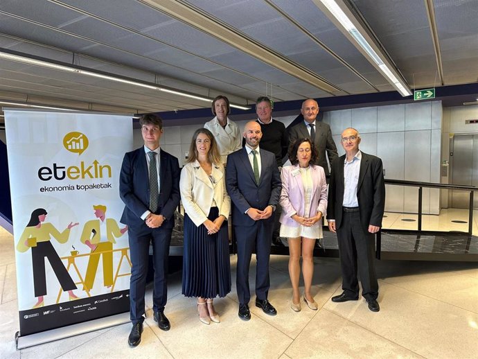 Presentación de los encuentros Etekin, organizados por el Gobierno Vasco y entidades financieras.