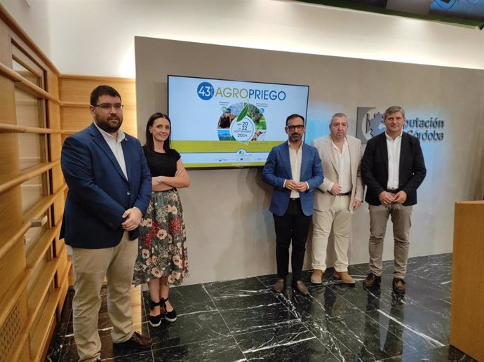 Desde la izda. José Guzmán, Marta Siles, Félix Romero, Antonio Navas y Francisco Acosta en la presentación de Agropriego.