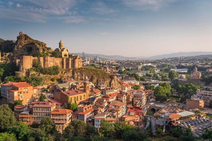 Archivo - Tbilisi capital city of Georgia in a morning sunrise, Georgia city, Europe